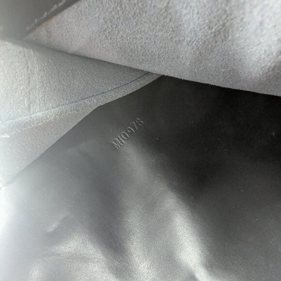 LOUIS VUITTON Paris Montaigne Epi Pont Neuf Leather Black Clutch Charm BAG - Picture 4 of 16